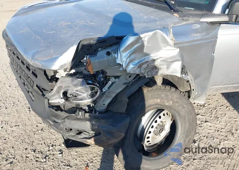 2023 Ford Bronco z USA, uszkodzony, nr VIN 1FMDE5BH6PLB20392